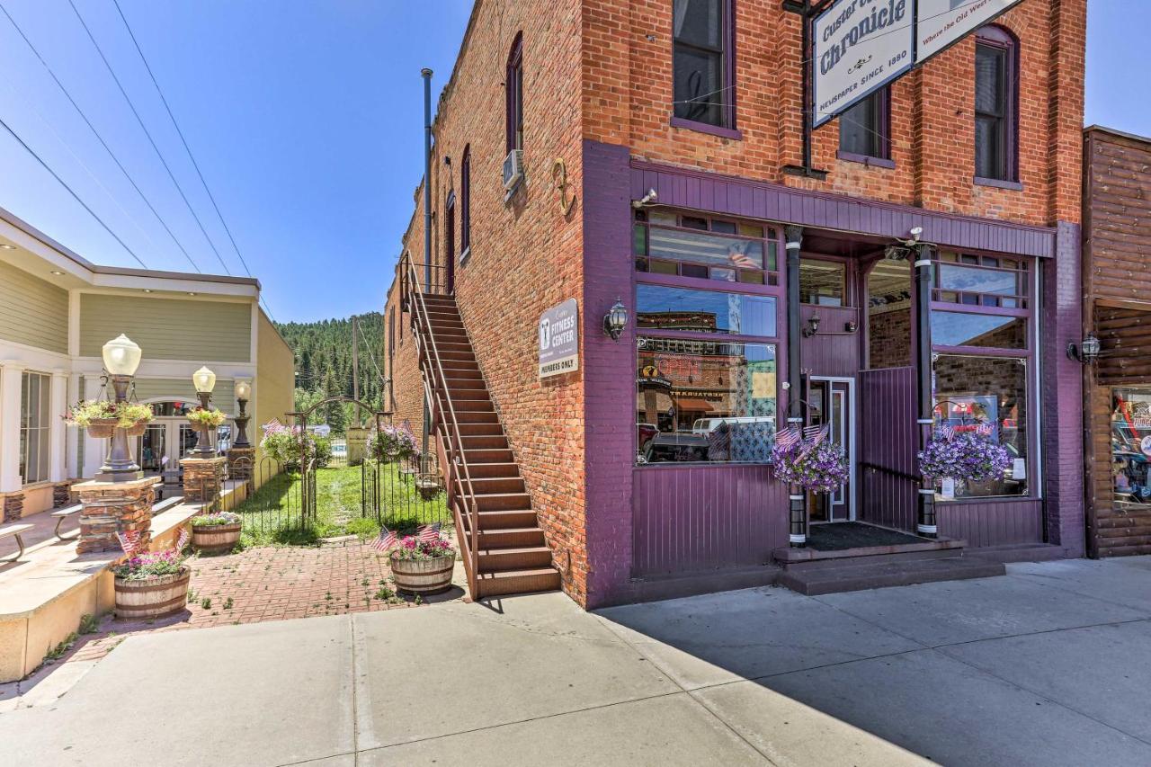 Custer Apt In Heart Of Town Shop, Dine, Hike Екстериор снимка
