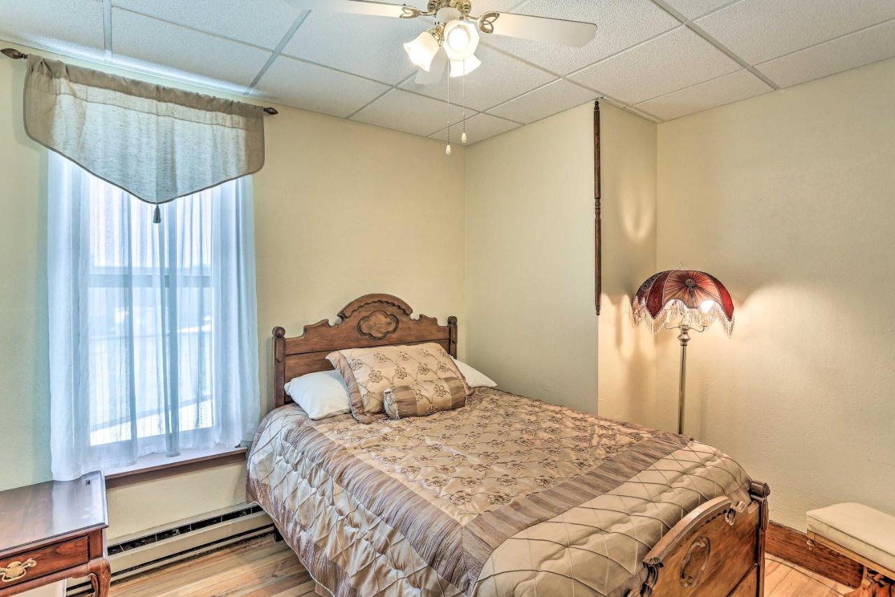Custer Apt In Heart Of Town Shop, Dine, Hike Екстериор снимка