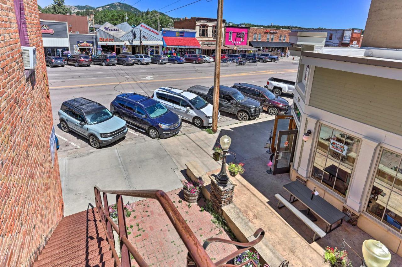 Custer Apt In Heart Of Town Shop, Dine, Hike Екстериор снимка