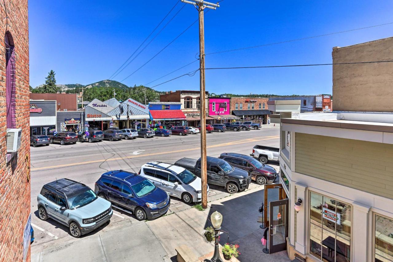Custer Apt In Heart Of Town Shop, Dine, Hike Екстериор снимка