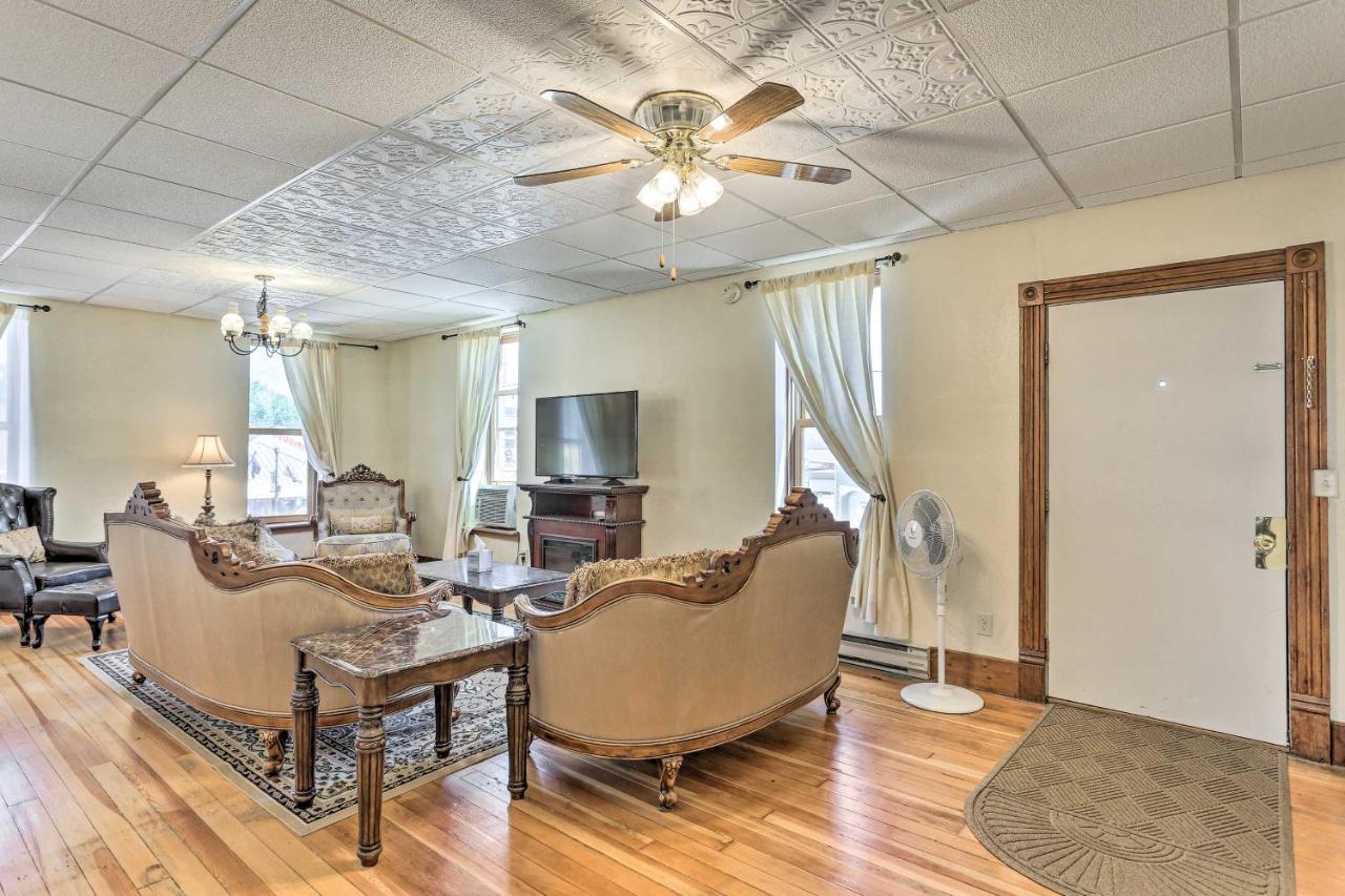 Custer Apt In Heart Of Town Shop, Dine, Hike Екстериор снимка