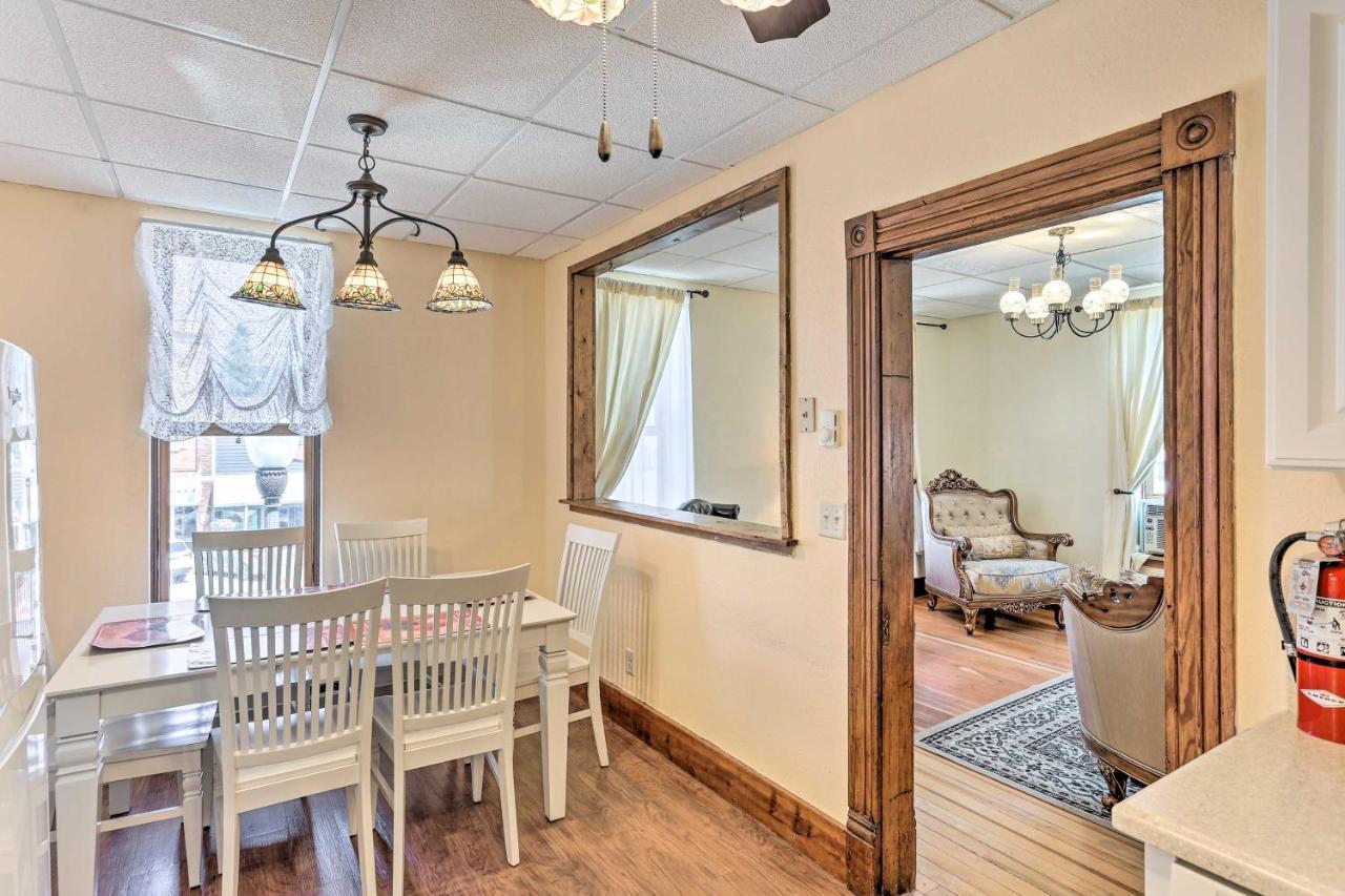 Custer Apt In Heart Of Town Shop, Dine, Hike Екстериор снимка