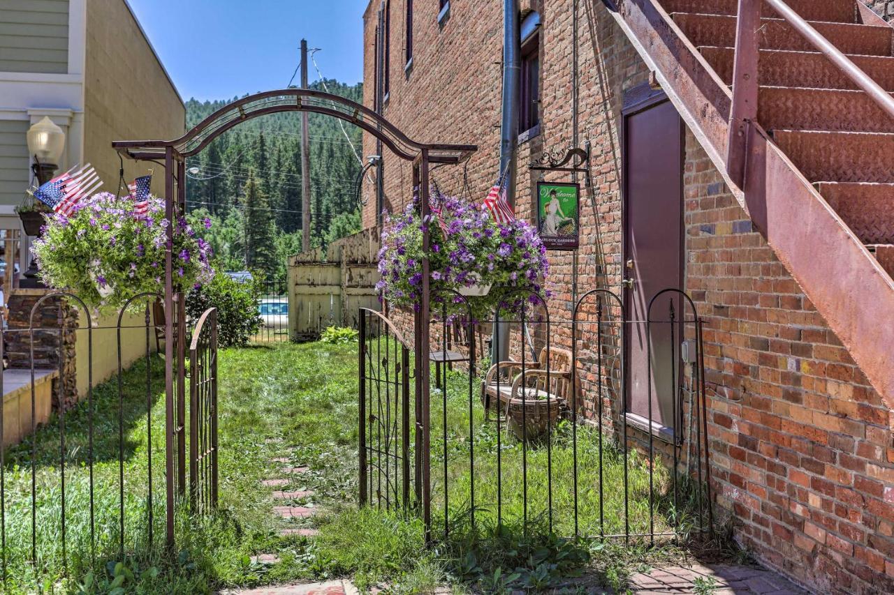 Custer Apt In Heart Of Town Shop, Dine, Hike Екстериор снимка