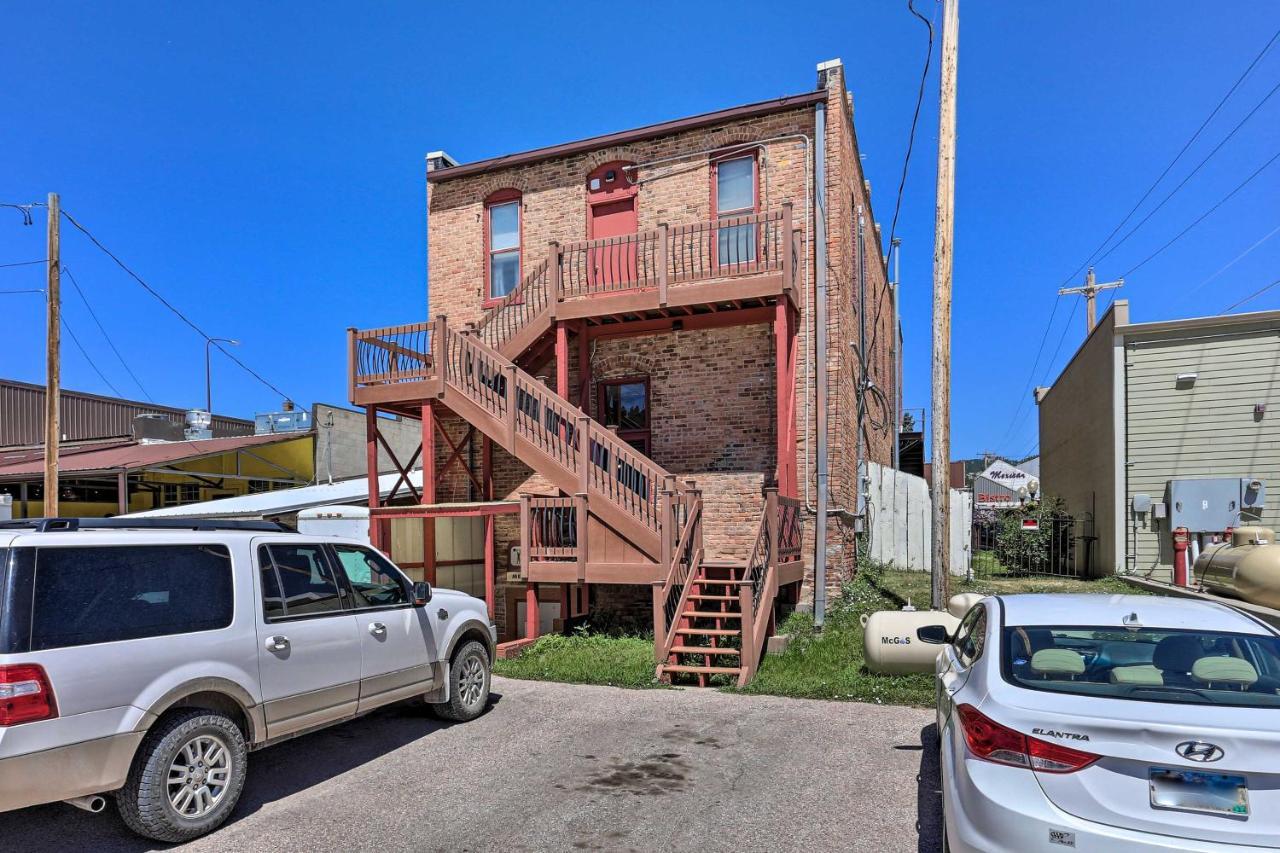 Custer Apt In Heart Of Town Shop, Dine, Hike Екстериор снимка